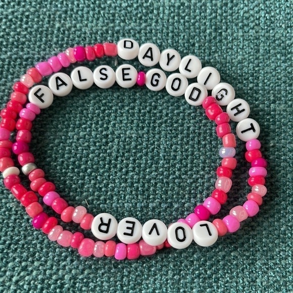 CUSTOM Taylor Swift Friendship Bracelets—10-Pack Concert Bracelets - Picture 12 of 15